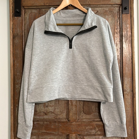 SHEIN Gray Lightweight Cropped 1/4 Zip Size L - Picture 1 of 10